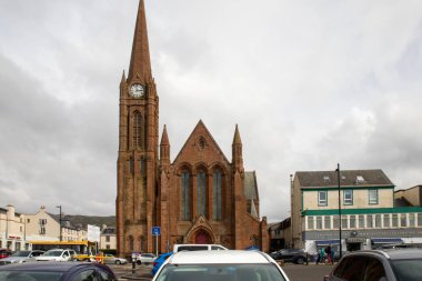 St. Columba 'nın İskoç Piskoposluk Kilisesi Largs' ı. İskoçya. İngiltere. 1876 'da Brisbane ailesinin hediye ettiği arazide inşa edilmiş ve inşaatı Glasgow Kontu finanse etmiş. Largs, Kuzey Ayrshire 'da Clyde' ın Firth of Clyde 'ına bağlı bir kasabadır. 