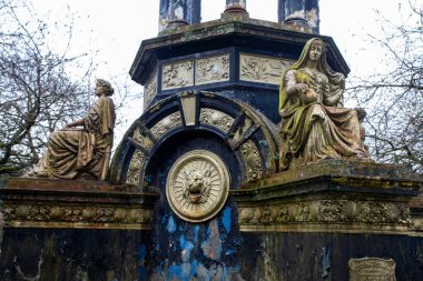 Saracen Çeşmesi, Alexandra Park, Glasgow, İskoçya 'da bulunan süslü çeşme. İngiltere. 1901 Glasgow Uluslararası Sergisi için Macfarlane and Co. 'nun Saracen Dökümhanesi tarafından dökme demirden yapılmıştır. 