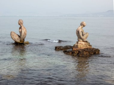 Joan Bennssar 'ın heykelleri. Mallorca Adası, Can Picafort, İspanya. Mallorca 'da doğmuş bir ressam ve heykeltraş. Resmi bir ilkellik, klasik incelik ve yenilikçilerin çığır açan jesti..