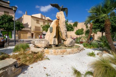 Alcudia 'daki anıt İmparator Carlos' a bağlılığını ilan ediyor. Alcdia Şehir Duvarları, İspanya 'nın Majorca' yı fethetmesi Porta de Xara ve Porta de Mallorca, Mayorka. Mallorca, Balearic Adası, İspanya 