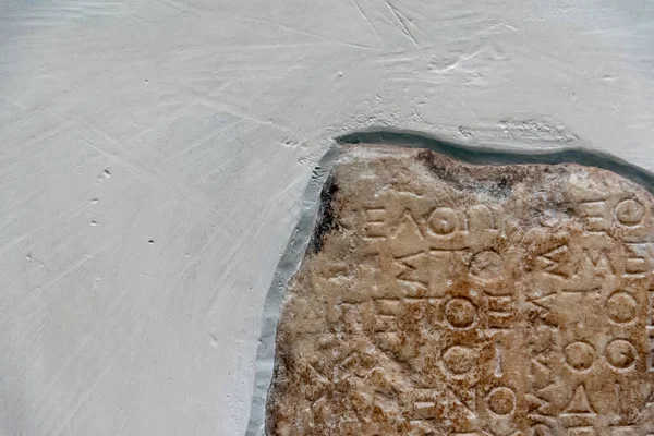古代希腊字母 以石头为抽象背景 — 图库照片