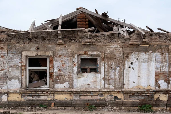 Zniszczone Spalone Domy Mieście Podczas Wojny Ukrainie — Zdjęcie stockowe