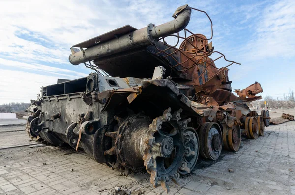 Serbatoio Militare Danneggiato Sulla Guerra Strada Della Città Ucraina Con — Foto Stock
