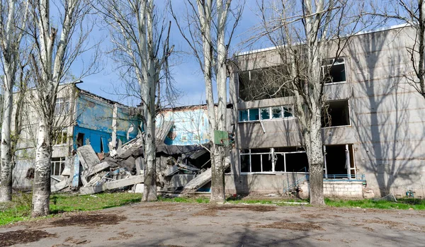 Vernietigde Verbrande School Stad Tijdens Oorlog Oekraïne — Stockfoto