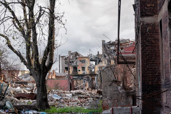 Gatan Den Skadade Staden Utan Människor Krig Ukraina — Stockfoto
