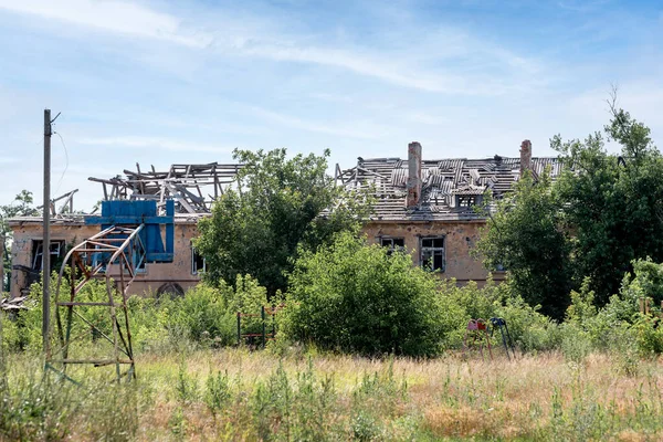 Förstörda Hus Övergiven Stad Utan Folk Krig Ukraina Med Ryssland — Stockfoto