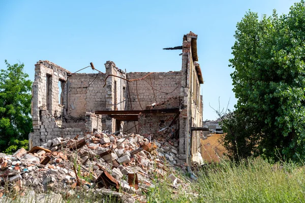 Zerstörte Häuser Einer Verlassenen Stadt Ohne Menschen Krieg Der Ukraine — Stockfoto
