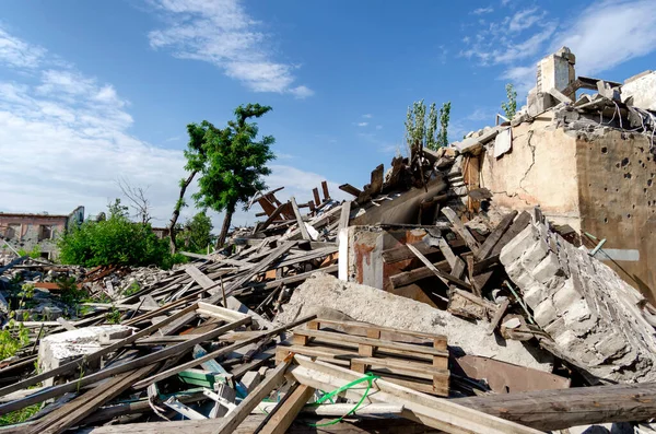 Förstörda Och Brända Hus Staden Kriget Ukraina — Stockfoto