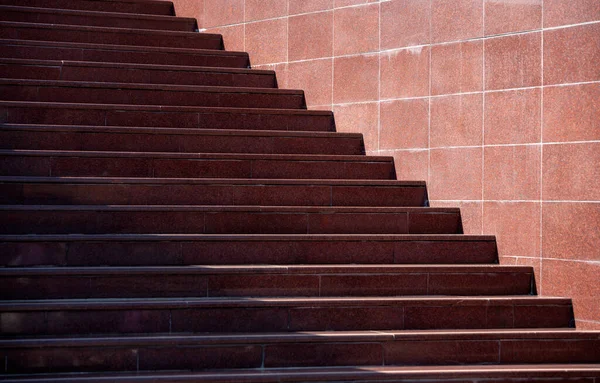 Egy Üres Gránit Lépcsőház Lépcsőfokai Emberek Nélkül — Stock Fotó