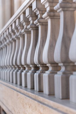 Grozny Çeçenistan Rusya 'daki geleneksel İslam camiinin taş sütunları