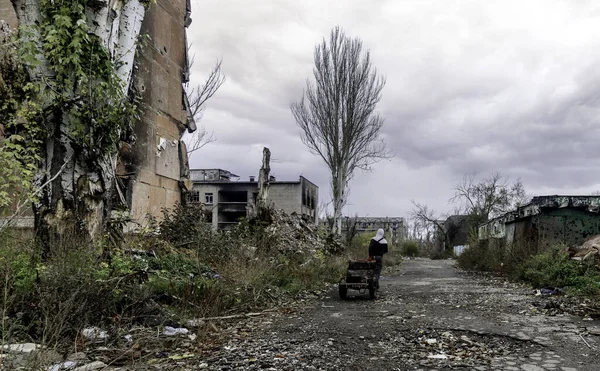 One Person Street Destroyed City War Ukraine Russia — 스톡 사진