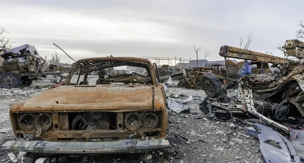 Burnt Cars Destroyed Buildings Workshop Azovstal Plant Mariupol War Ukraine — Stock fotografie