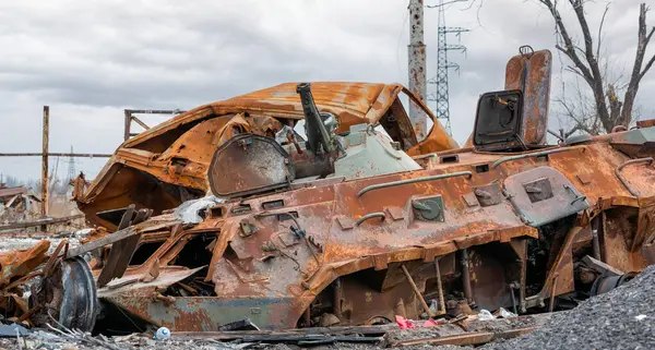 Burnt Tank Destroyed Buildings Azovstal Plant Shop Mariupol War Ukraine — Stock Photo, Image