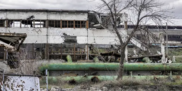 Destruido Edificios Del Taller Planta Azovstal Guerra Mariupol Ucrania Con —  Fotos de Stock