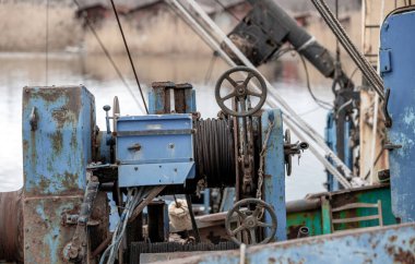 old ship without people ran aground in Ukraine during the war with Russia
