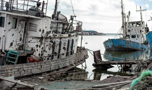 Stock image old ship without people ran aground in Ukraine during the war with Russia