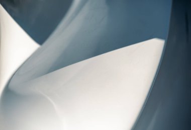 geometrik şekillerin eğri çizgilerinden mavi ve gri soyut arkaplan minimalist tasarım deseni