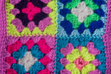 Örgü yün giysiler, el yapımı. Yakın plan.