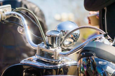 motosiklet tekerleği ve far yakın çekim