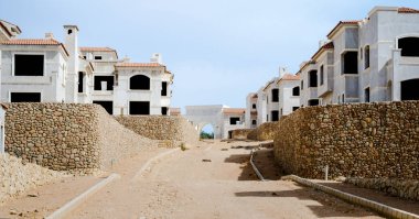 boş sokaklarda ve Sharm El Sheikh Mısır terk edilmiş evleri