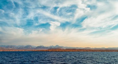 Kızıl Deniz 'in kayalık kıyıları