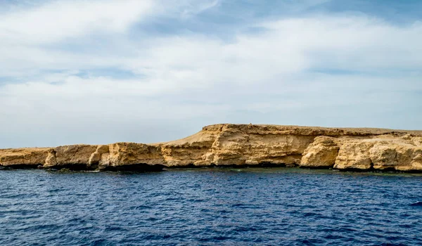 Kızıl Deniz 'in kayalık kıyıları