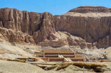 Mısır 'da Kraliçe Hatshepsut' un Antik Tapınağı