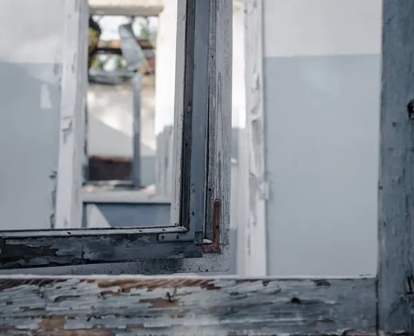 Вид Окна Стены Окна Двери Заброшенного Дома — стоковое фото