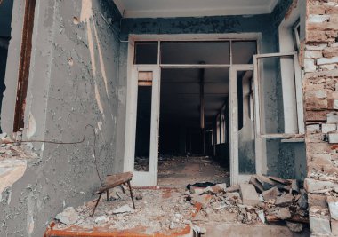 Ukrayna 'da okul inşa savaşını yok etti