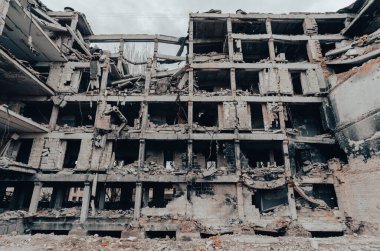 Ukrayna 'da okul inşa savaşını yok etti