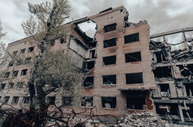 Ukrayna 'da okul inşa savaşını yok etti