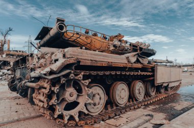 Rusya ile Ukrayna 'daki sokak savaşında hasar gördü.