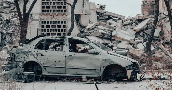 Beschadigde Geplunderde Auto Een Stad Oekraïne Tijdens Oorlog Met Rusland — Stockfoto