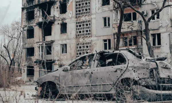 Voitures Endommagées Pillées Dans Une Ville Ukraine Pendant Guerre Avec — Photo