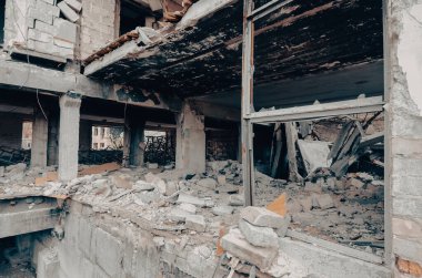 Ukrayna 'da okul inşa savaşını yok etti