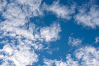 arkaplan deseni beyaz bulutlu mavi gün gökyüzü