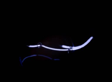 Yukarı Spiral karanlık yakın parlayan