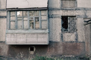 Ukrayna 'daki savaşta kaybedilen evlerde insanlar yoktu.