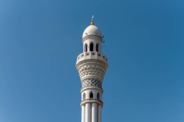Grozny Çeçenistan Rusya 'daki geleneksel İslam camiinin bir minaresi
