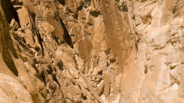 Mısır Dahab South Sinai'deki / daki çölde yüksek rocky Dağları