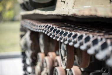 Eski silah, Ukrayna ve Rusya 'nın Kursk bölgesinde askersiz bir topçu topudur.