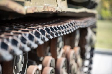 Eski silah, Ukrayna ve Rusya 'nın Kursk bölgesinde askersiz bir topçu topudur.