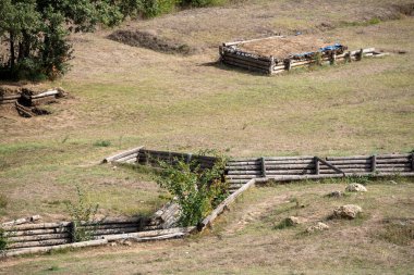 Rusya 'nın Ukrayna ve Kursk bölgesinde askersiz terk edilmiş boş siperler