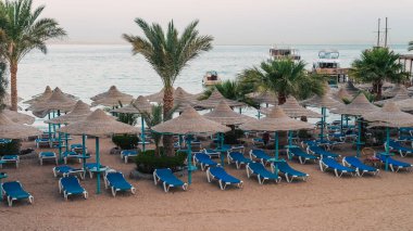 Hurghada 'da insan olmayan boş plaj Mısır karantinası covid coronavirüs karantinası
