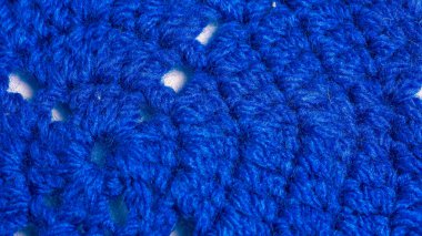 Örgü yün giysiler, el yapımı. Yakın plan.