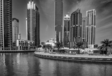 Dubai - muhteşem şehir merkezi manzaralı lüks gökdelenler ve güzel gökyüzü, Birleşik Arap Emirlikleri Mart 2022