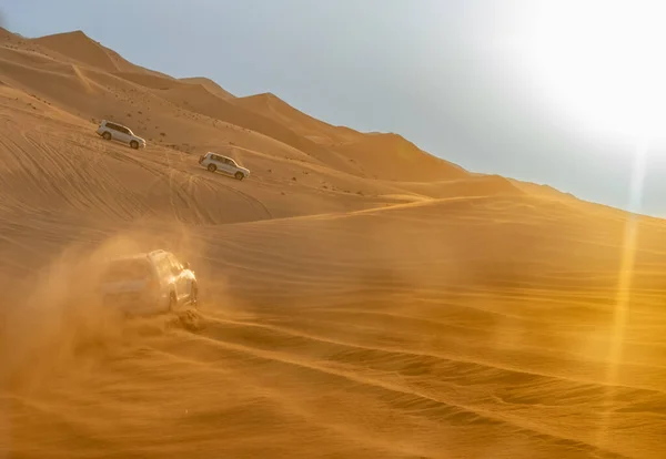 Путешествие Джипах Через Песчаные Холмы Аравийской Пустыни May 2022 — стоковое фото