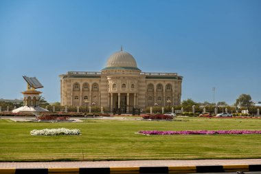 Sharjah 'taki sokaklar ve güzel binalar. İ.A.E. Mart 2022