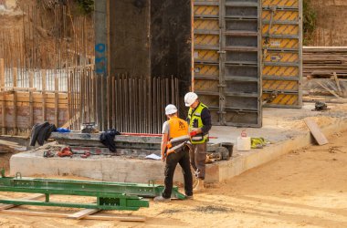 Ashkelon 'da yeni bir yerleşim yerinin inşaatı, İsrail, Ashkelon' un güneyinde büyük bir tatil köyü, Ekim 2020