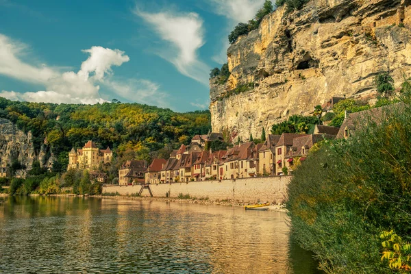 Roque Gageac Aquitaine Deki Dordogne Nehrinin Kıyısındaki Dik Bir Uçuruma — Stok fotoğraf